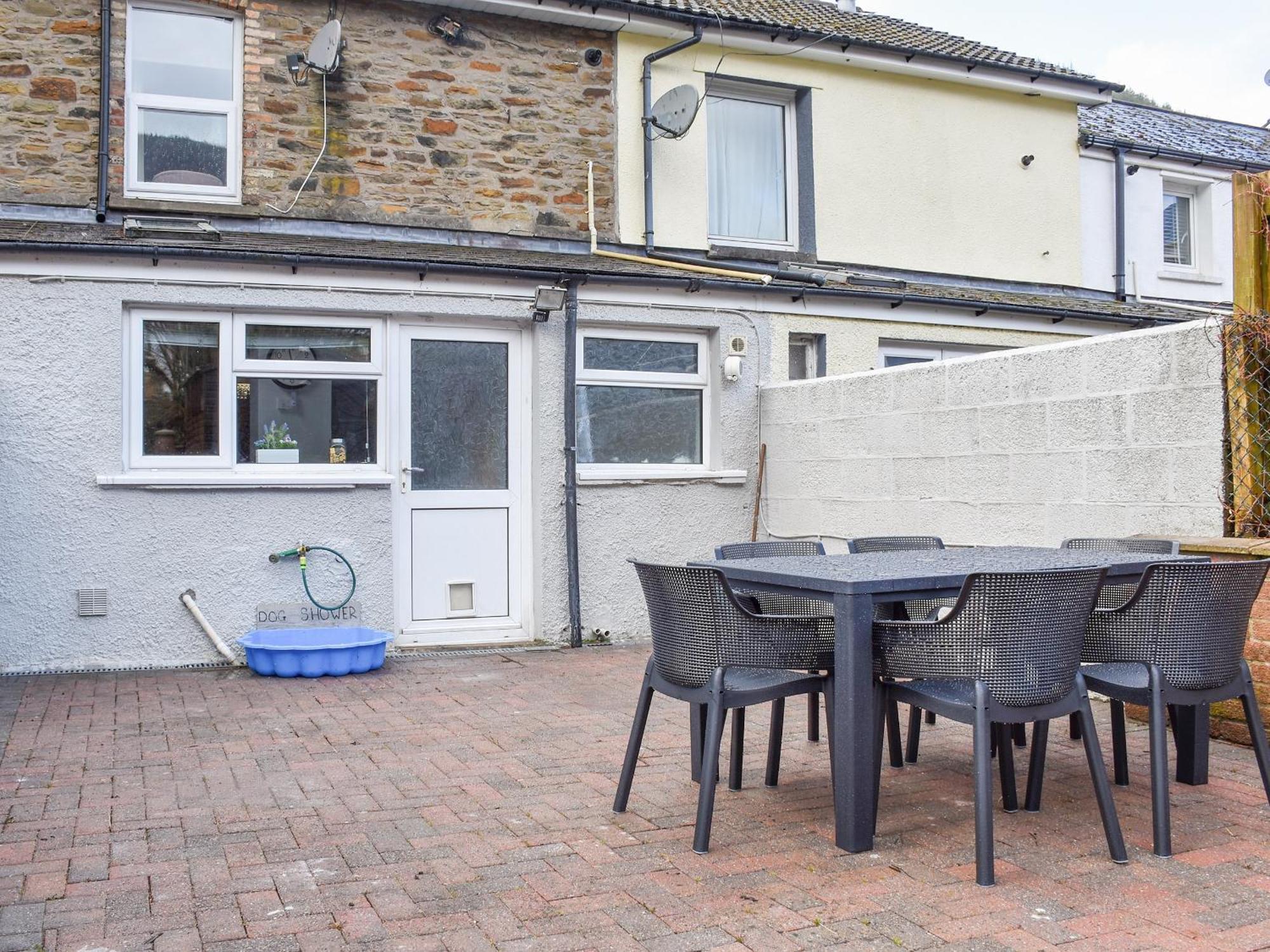 Cwmcarn Cottage Crosskeys Exterior foto